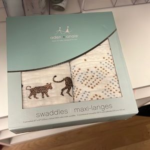 Brand new Aden + Anais maxi-langes swaddles 2 pack